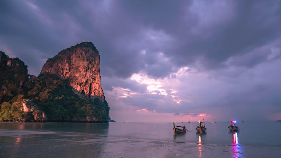 Railay: Illuminated Clear Kayak Night Tour Bioluminescence