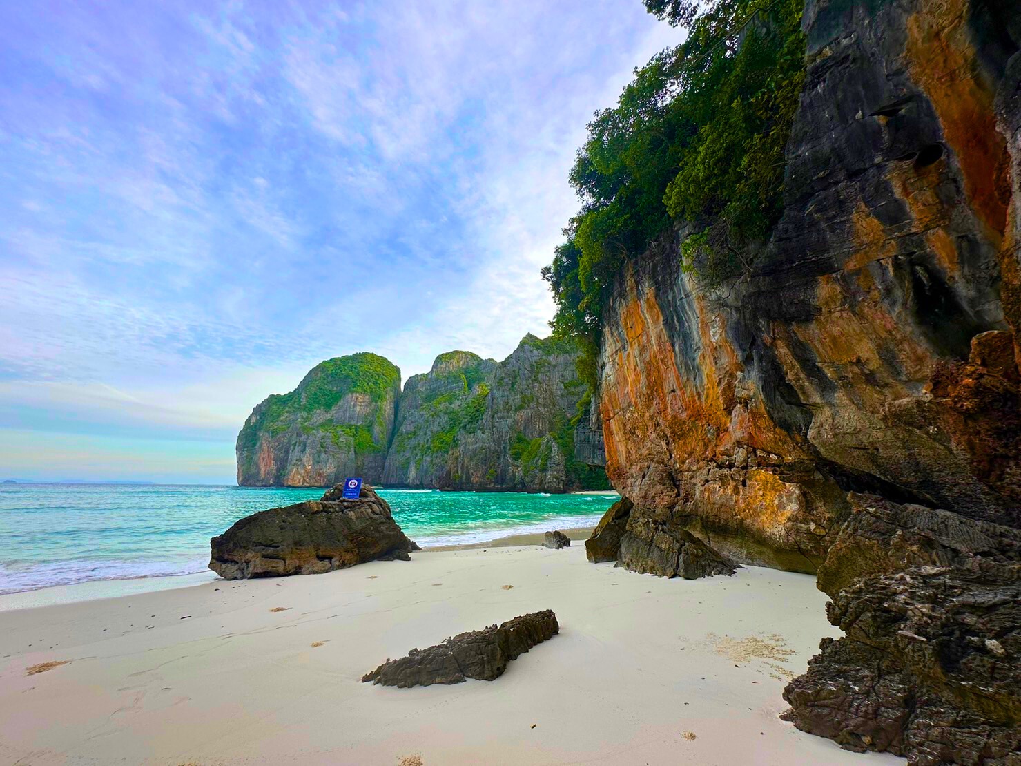 Krabi : Phi Phi Islands by Speedboat with Lunch