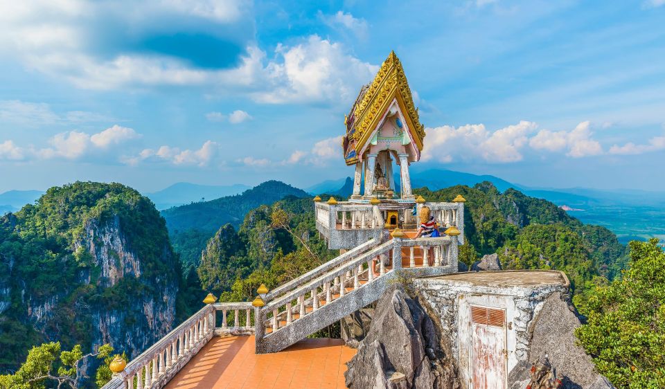 Krabi: Tiger Cave Temple, Emerald Pool and Hot Springs Tour with Lunch