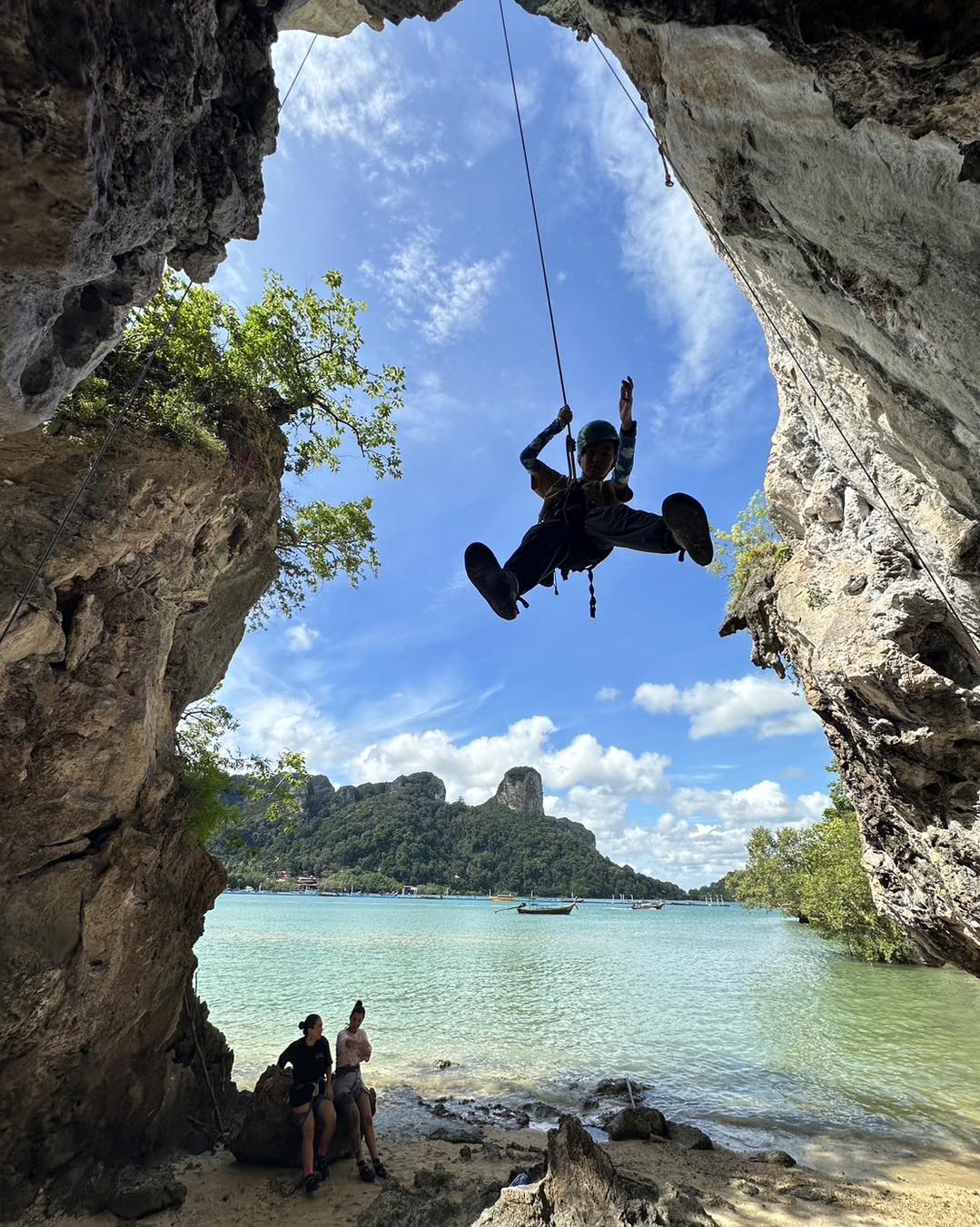Krabi : Rock Climbing Course Full-Day / Half-Day at Railay Beach by King Climbers