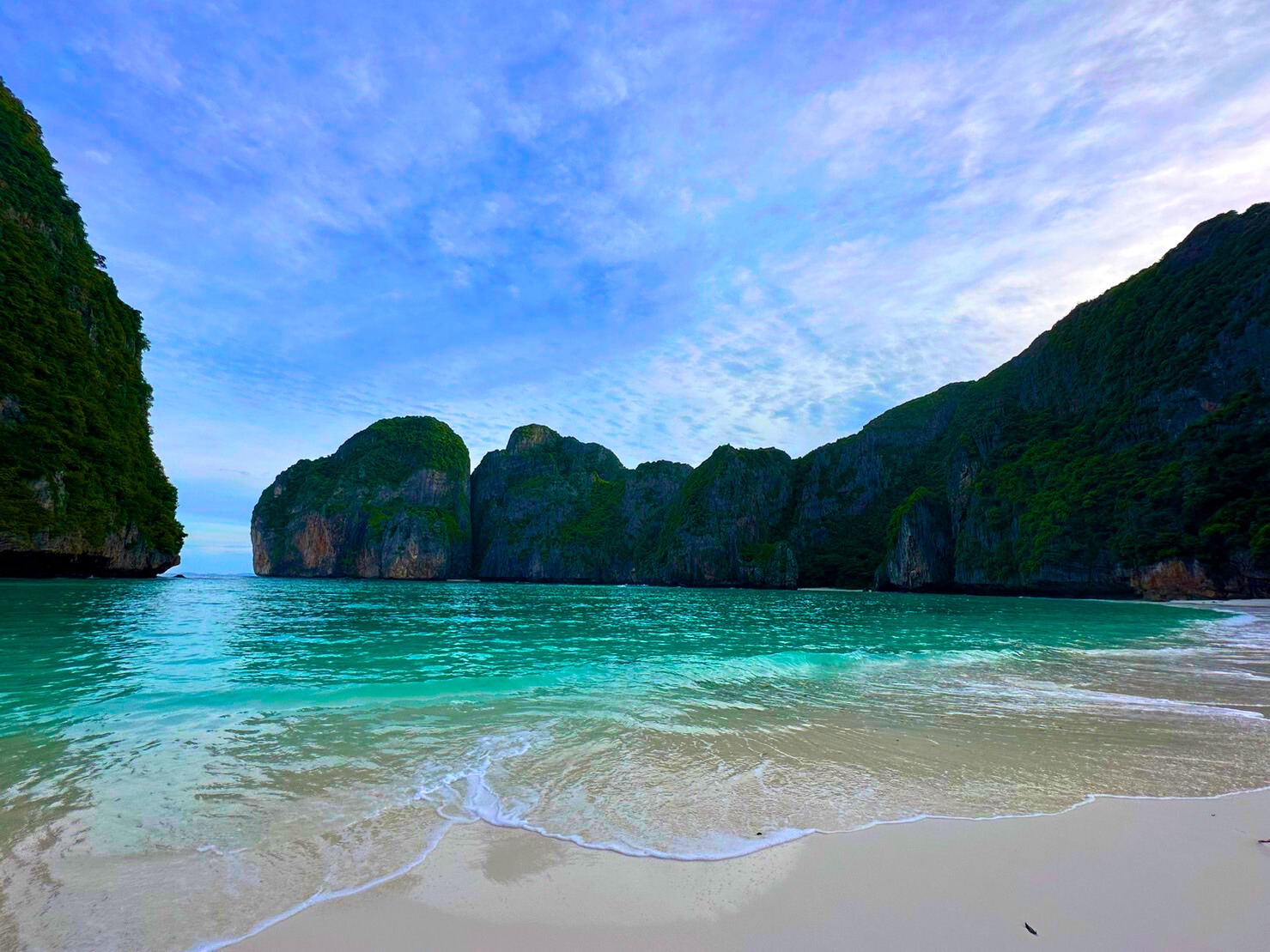 Krabi : Phi Phi Islands by Speedboat with Lunch