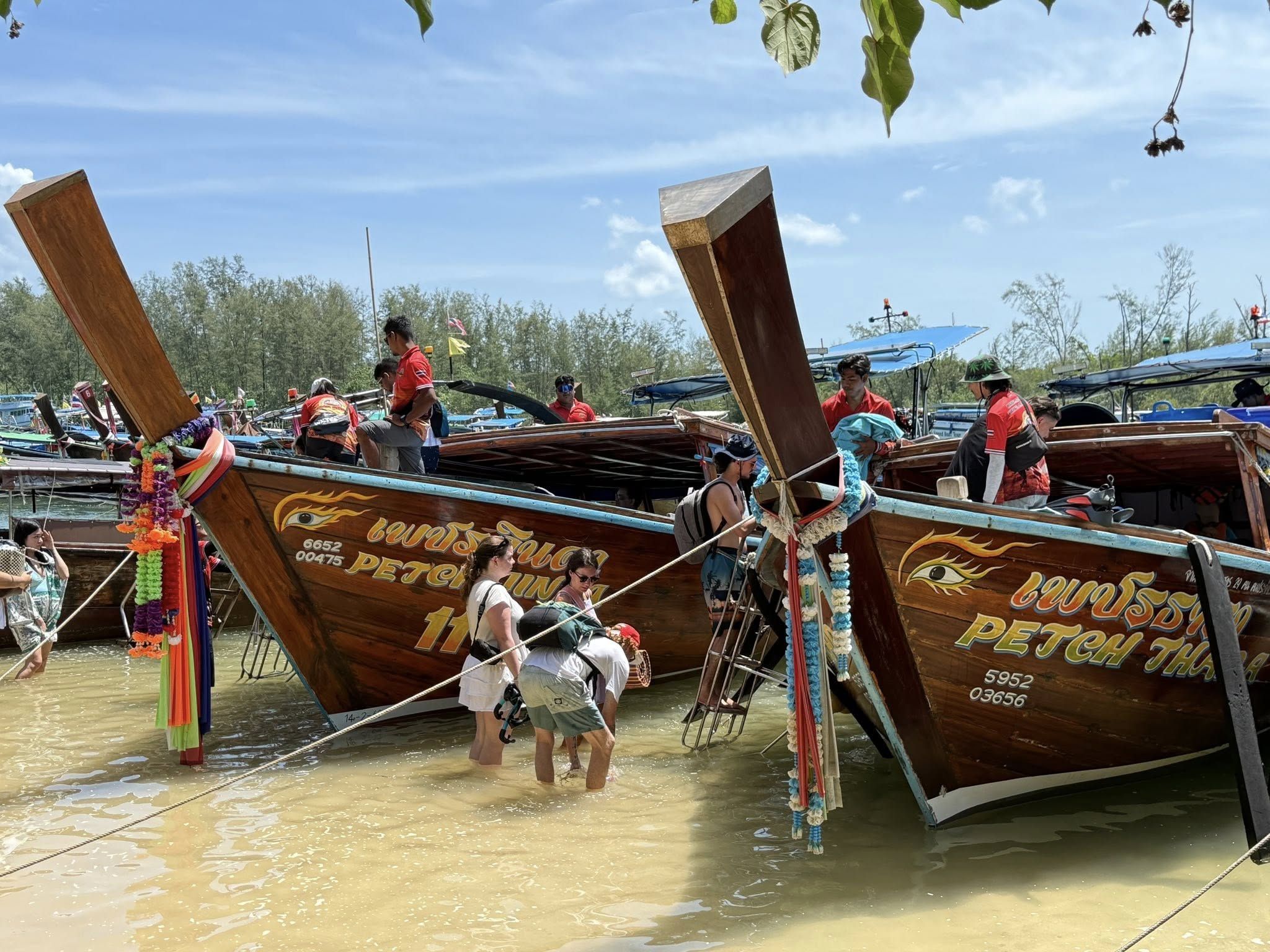 Krabi : Hong Islands Tour by Longtail Boat with Lunch