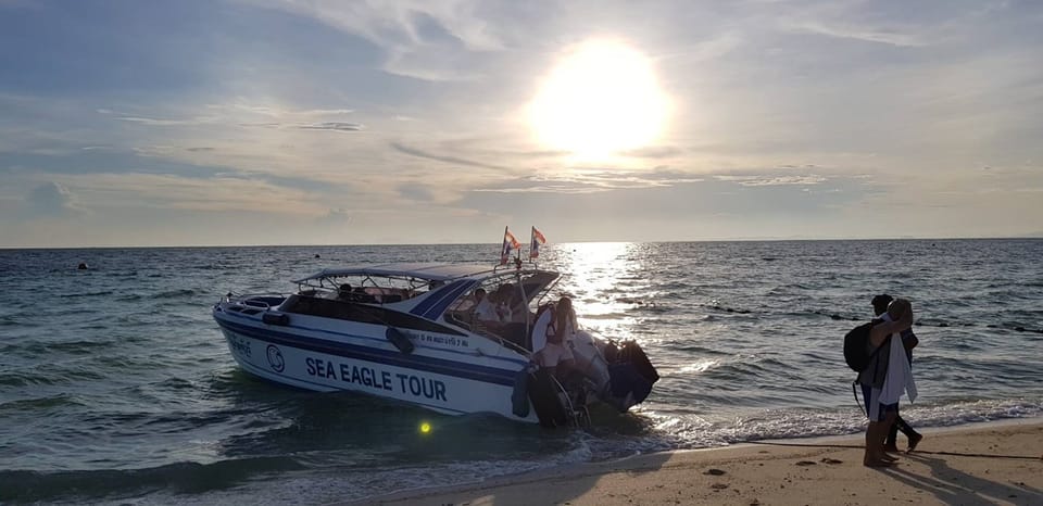Krabi :  Early Bird Phi Phi + 4 Islands with Lunch