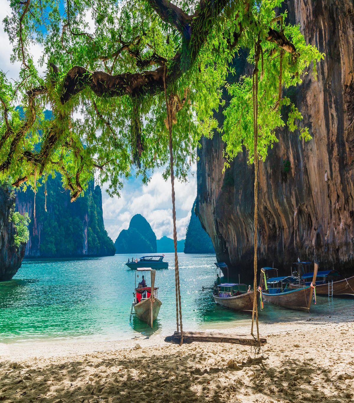 Krabi : Hong Islands Tour by Longtail Boat with Lunch