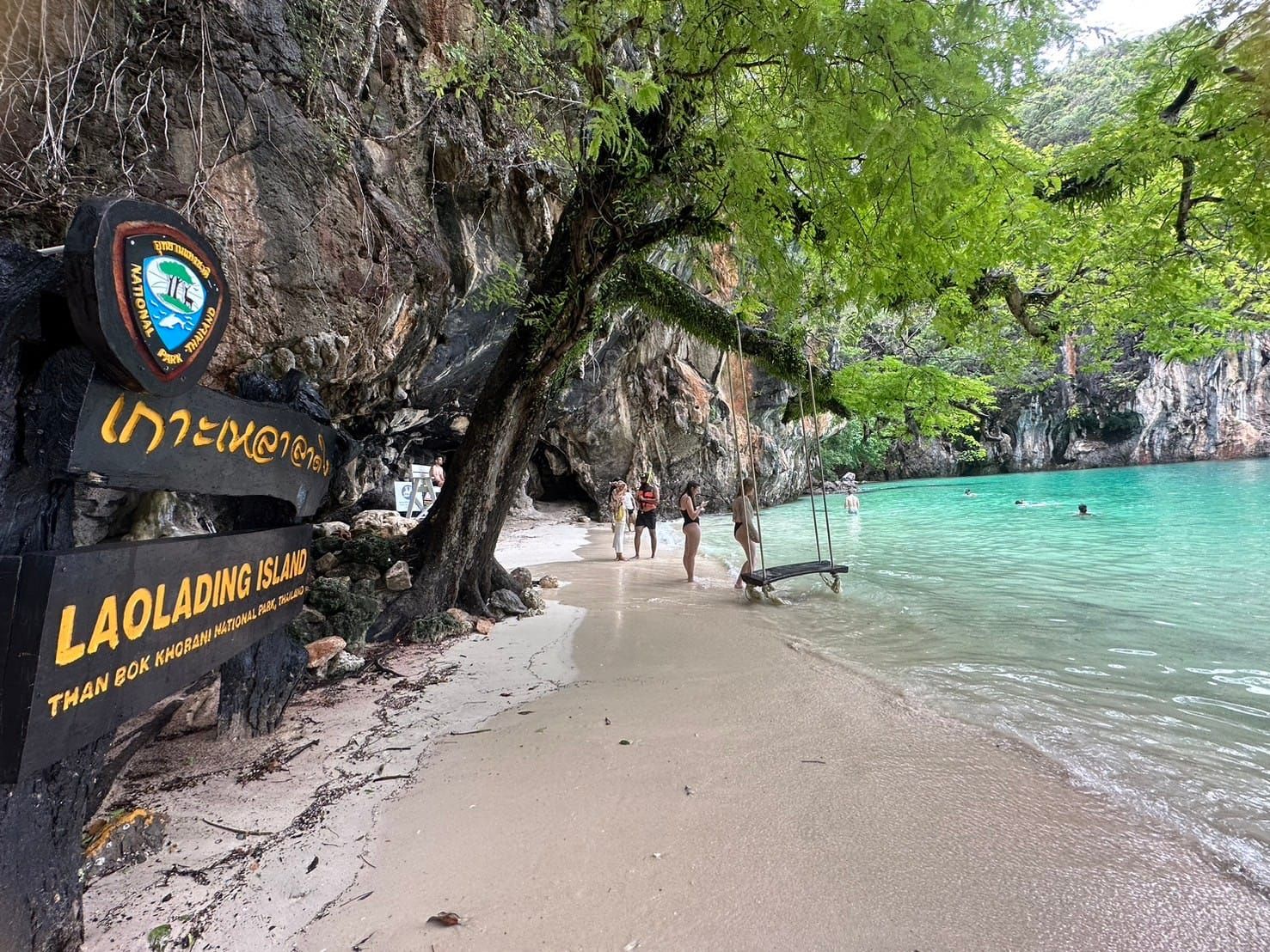 Krabi : Hong Islands Tour by Longtail Boat with Lunch
