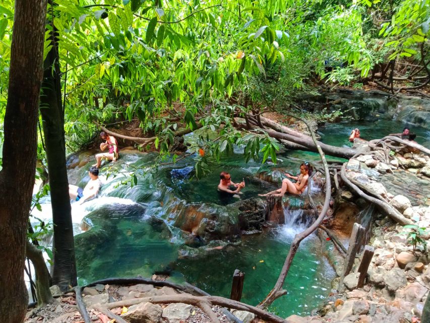 Krabi: Tiger Cave Temple, Emerald Pool and Hot Springs Tour with Lunch