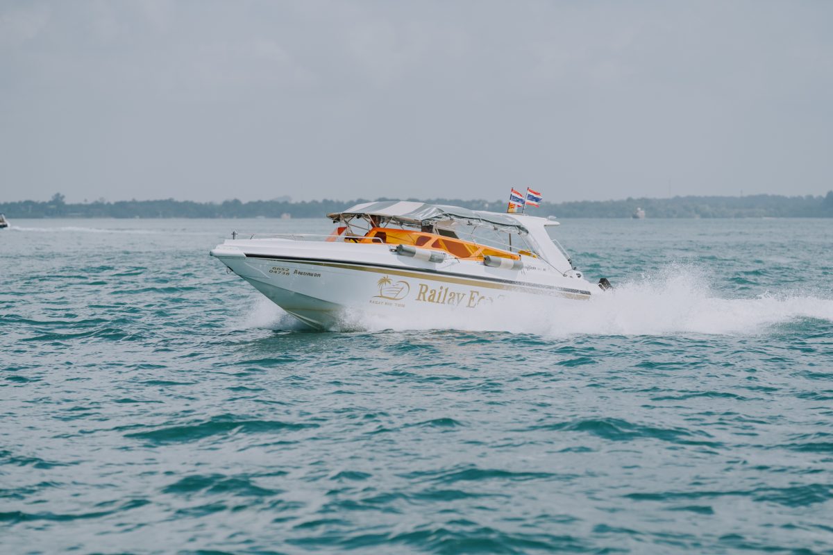 Krabi: Phi Phi Island by Luxury Speed Boat Private