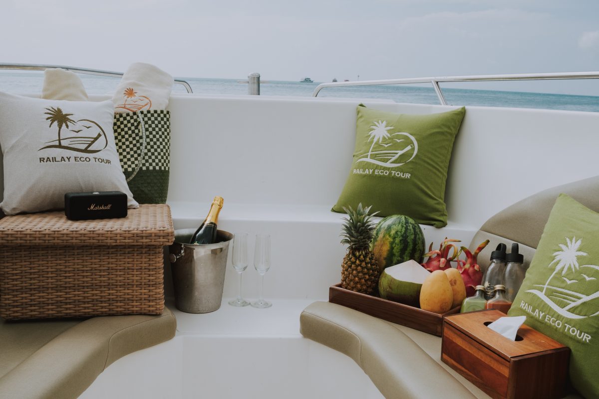 Krabi: Phi Phi Island by Luxury Speed Boat Private
