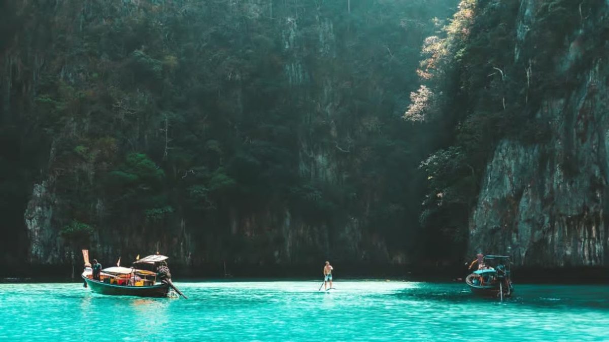 [ From Phuket ] : Day Trip Phi Phi Islands by Cruise