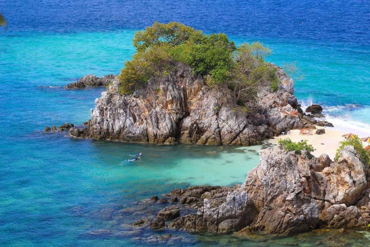 Phuket: 3 Khai Islands Relax & Snorkeling Half Day Tour