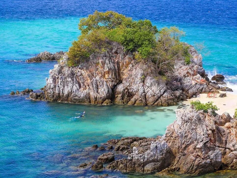 Phuket: 3 Khai Islands Relax & Snorkeling Half Day Tour